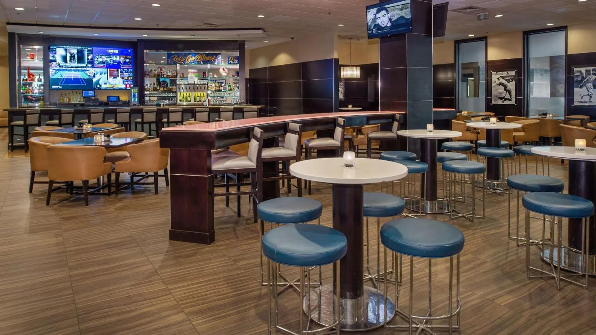 Hilton St. Louis At The Ballpark 4*, Saint Louis