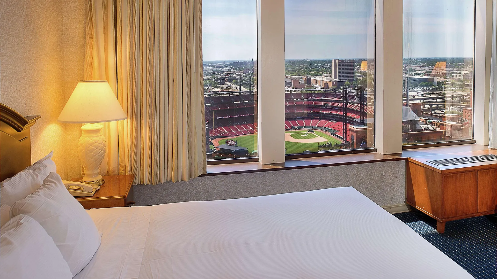 Hilton St. Louis At The Ballpark 4*, Saint Louis